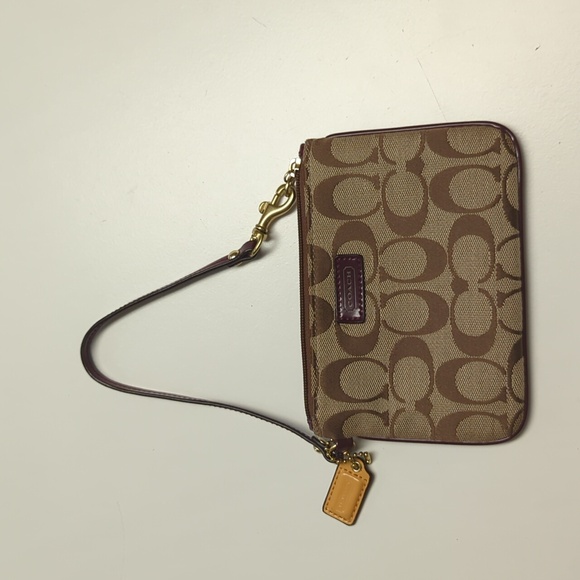 Coach Handbags - Coach wristlet in excellent condition